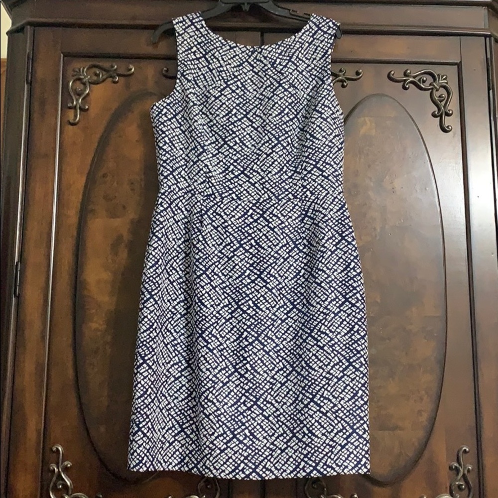 Dress - Picture 2 of 4